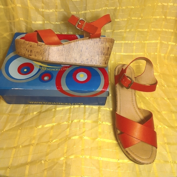 Soda - cork wedge sandals with orange straps size 10 - Picture 2 of 2